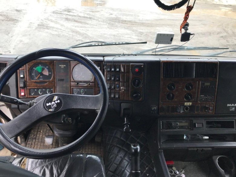 Ман ф2000 Командор