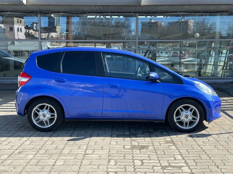 Honda fit aria