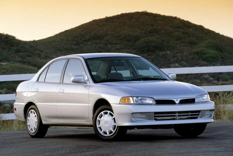 Митсубиси Мираж 2000 седан