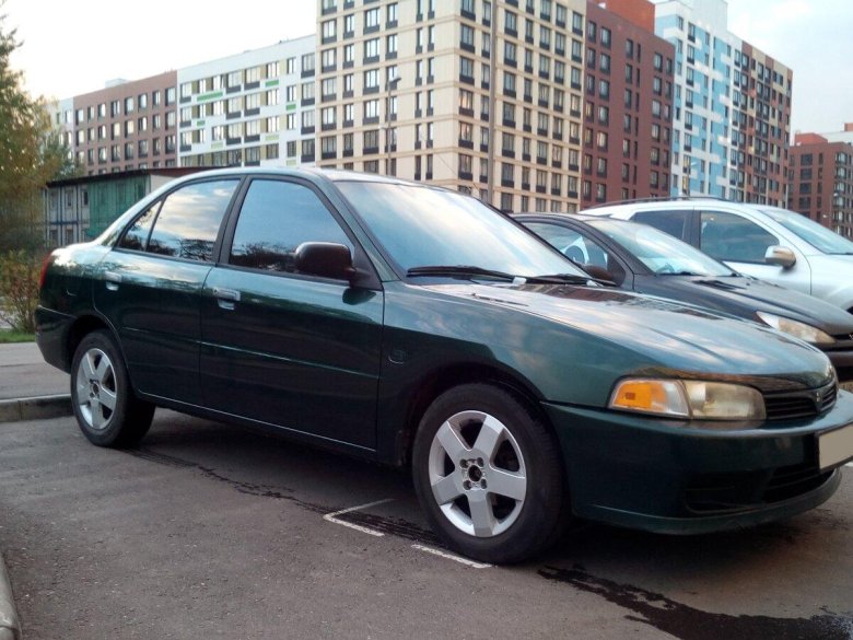 Митсубиси Мираж 1998 седан