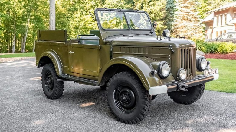 ГАЗ 69 бежевый