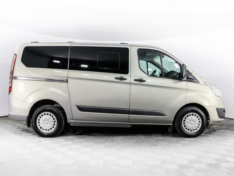 Ford Tourneo Custom LWB