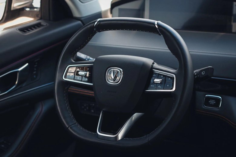 Changan Uni v руль