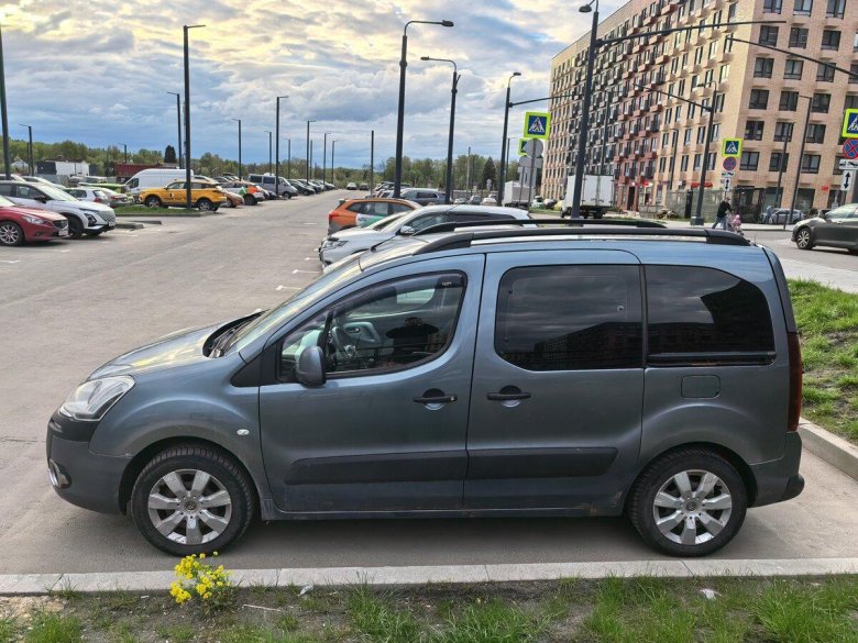 Внутри автомобиля