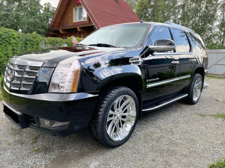 Чёрный Cadillac Escalade III 6.2 at (409 л.с.) 4wd с пробегом