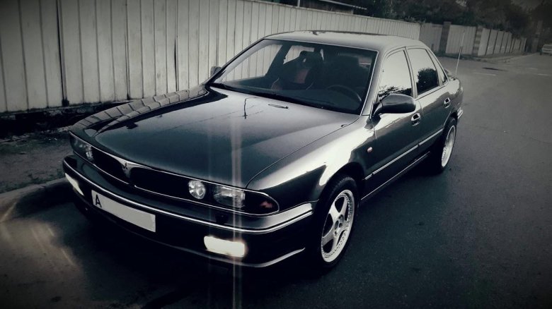 Mitsubishi Sigma 1990