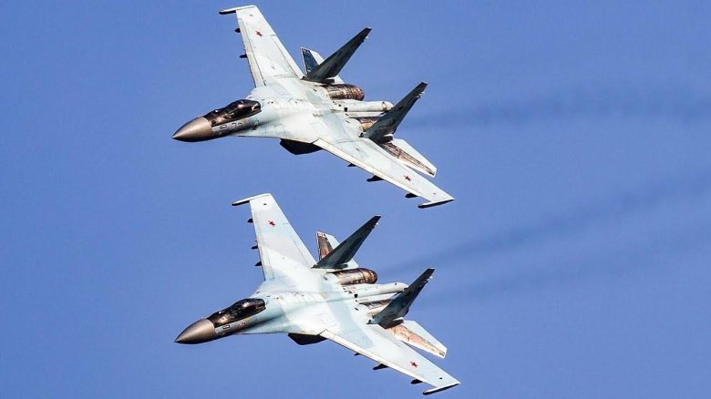 Истребитель Су-35