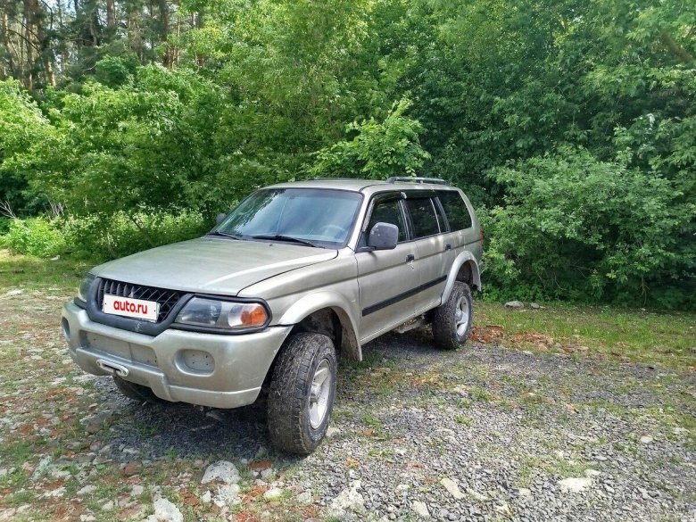 Mitsubishi pajero sport i