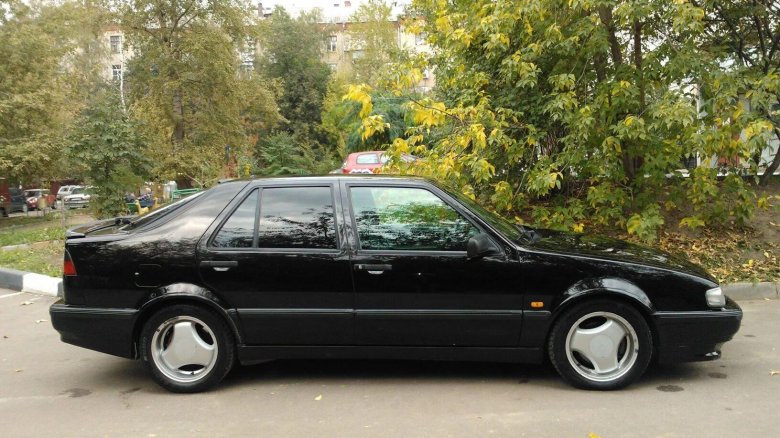 Saab 9000 черный