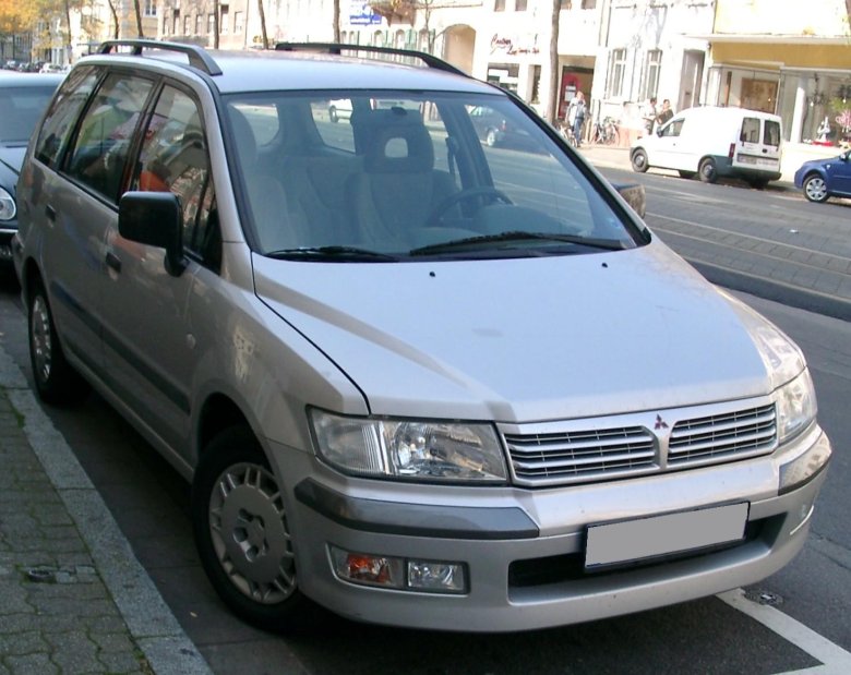 Mitsubishi Space Wagon III 2002