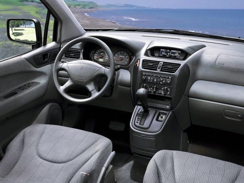 Mitsubishi Space Wagon 1998