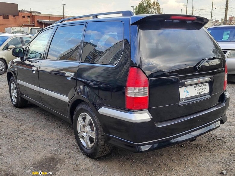 Mitsubishi Space Wagon 2003