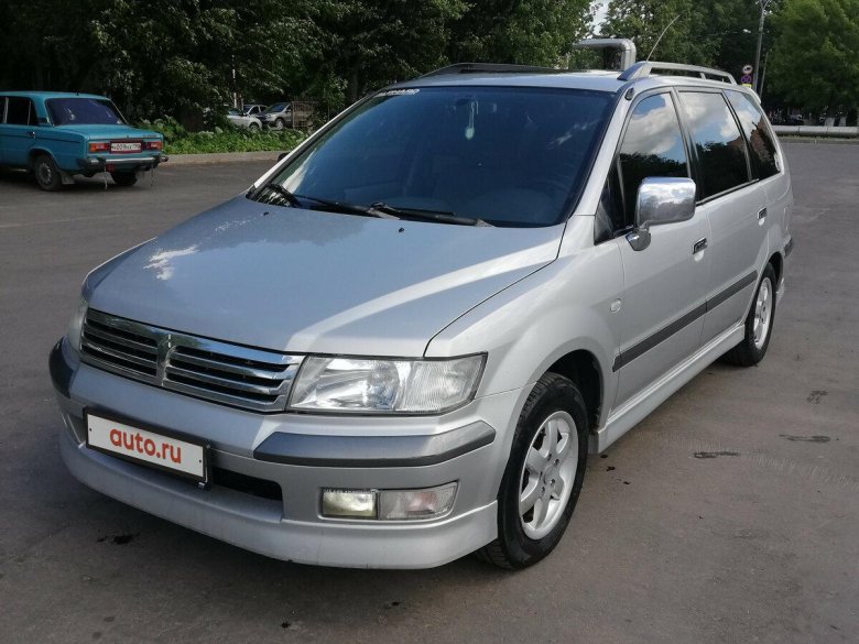 Mitsubishi Space Wagon 3