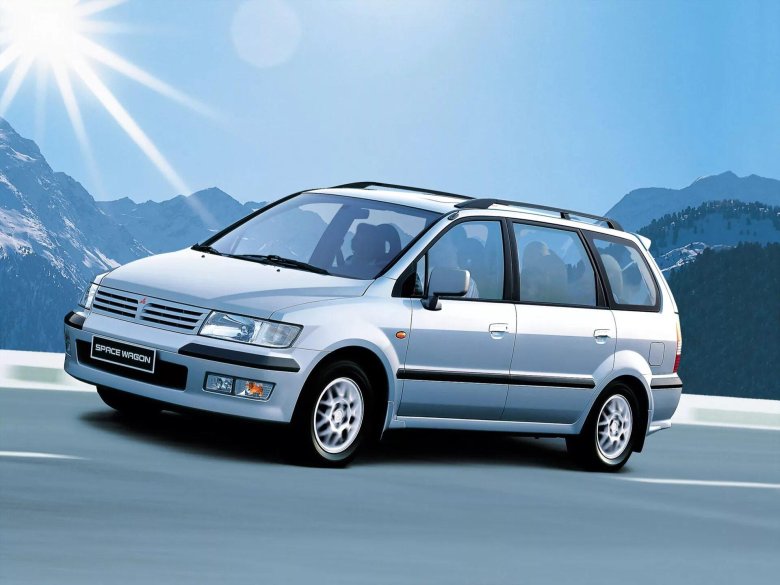 Mitsubishi Space Wagon 2