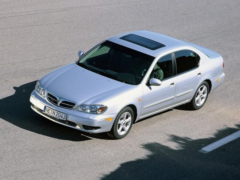 Nissan maxima QX 2000