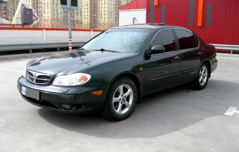 Nissan maxima QX 2000
