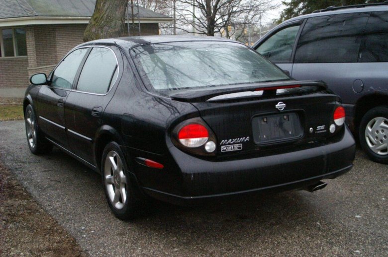Nissan maxima 2000