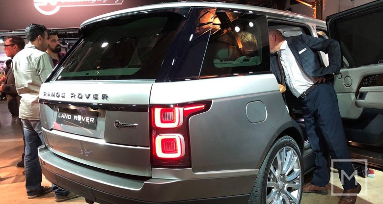 Лувр Рендж Ровер