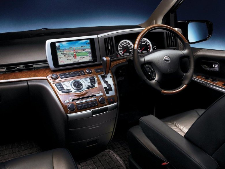 Nissan Elgrand e51
