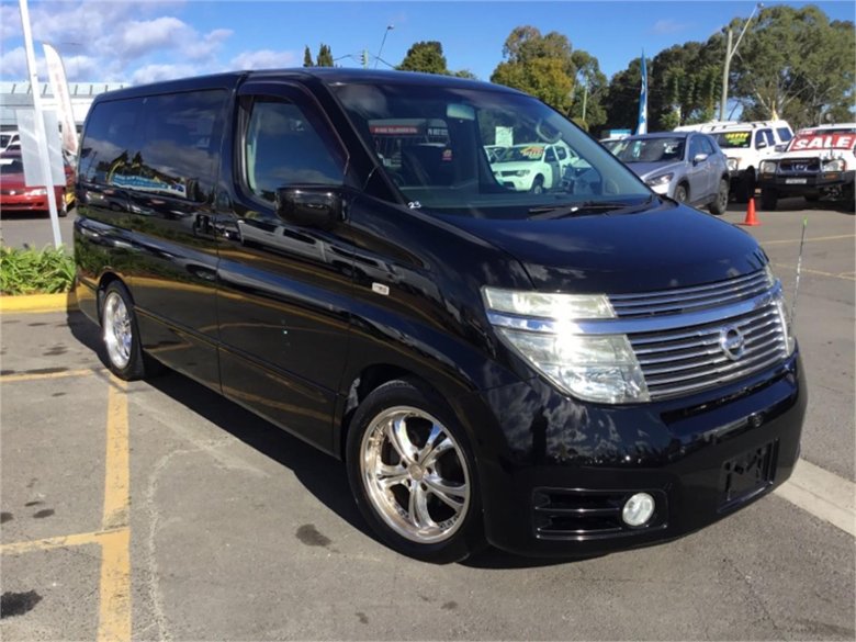 Nissan Elgrand 2004