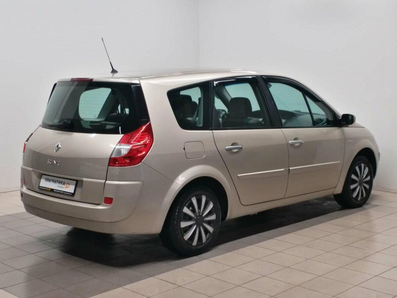 Внутри автомобиля