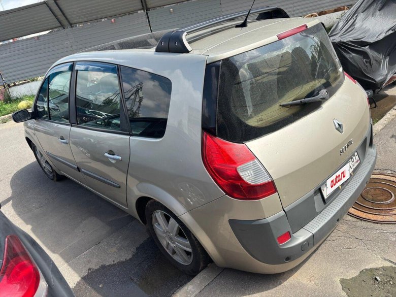 Внутри автомобиля