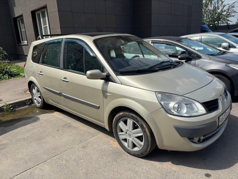 Внутри автомобиля