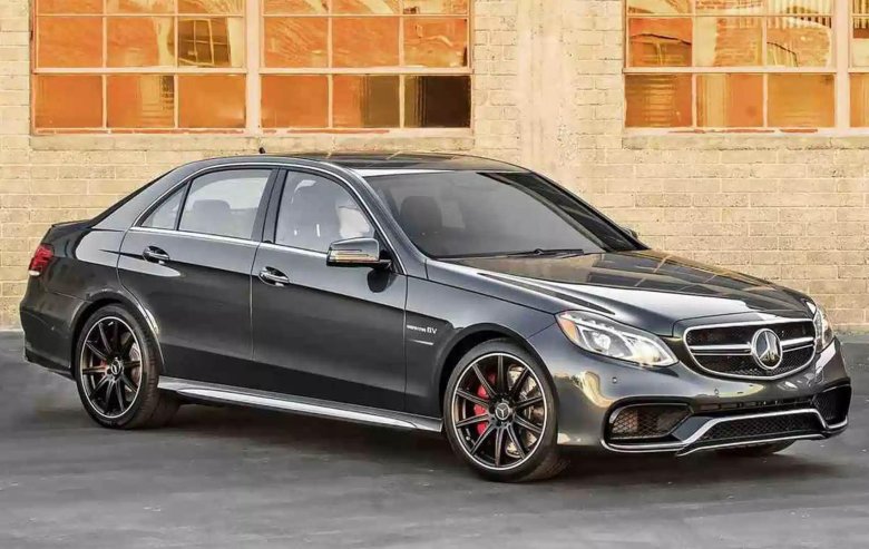 Мерседес Бенц е 63 AMG