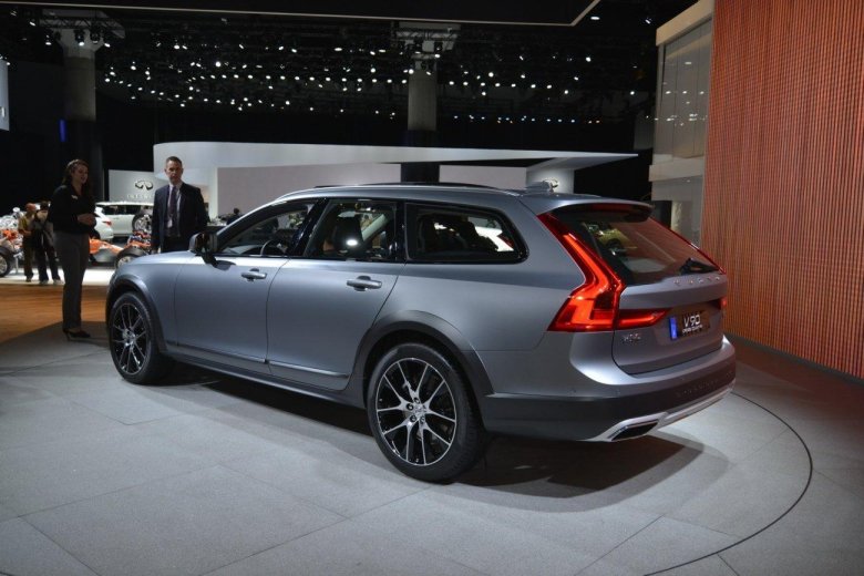 Volvo v90 Cross Country