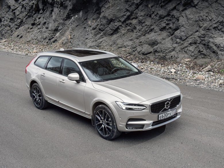 Volvo v90 Cross Country