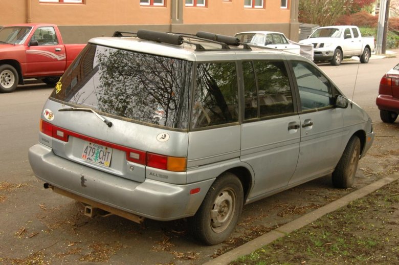 Nissan Minivan 1990