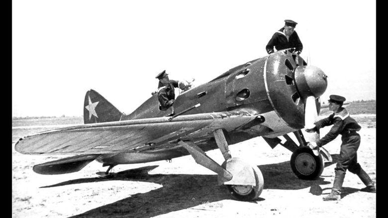 Советский истребитель и-16