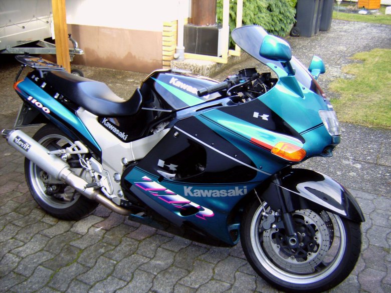 Кавасаки ZZR 1100