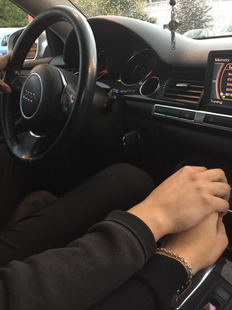 Парень в Ауди