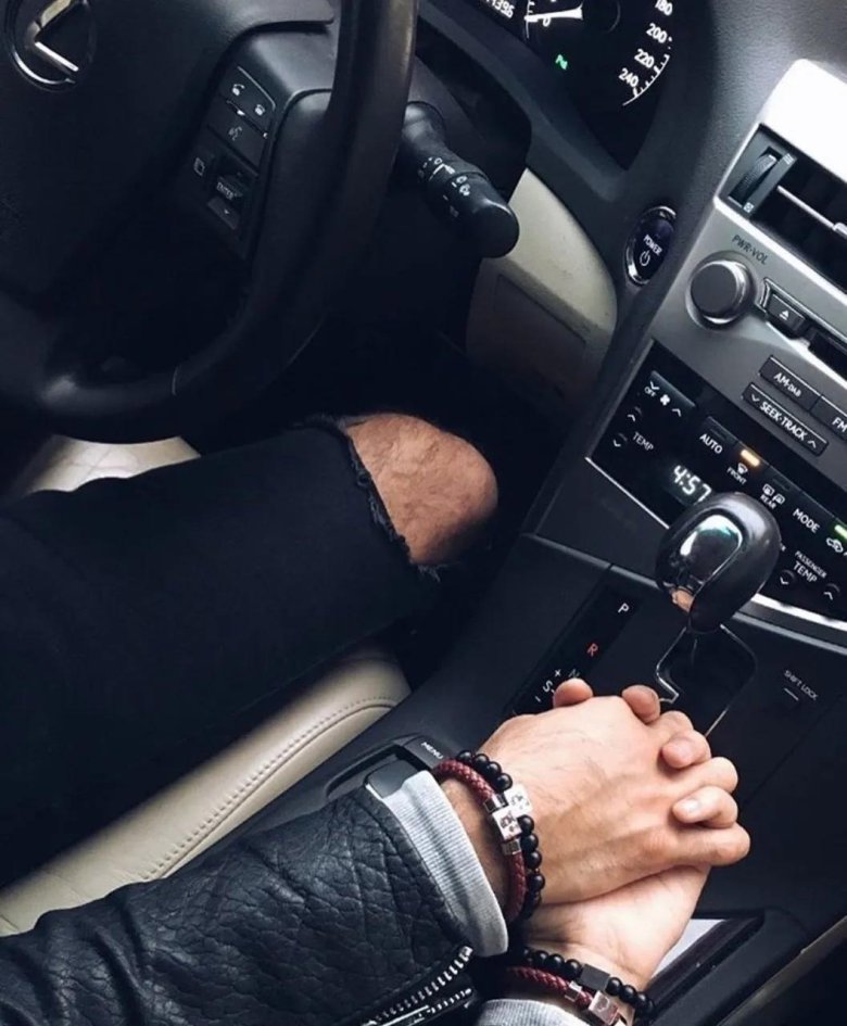 Мужская рука