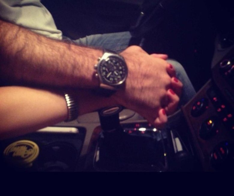 Руки в машине