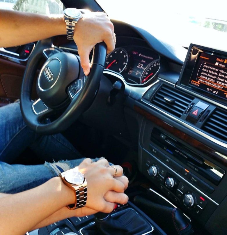 Пара в машине