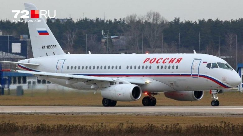 SSJ-100 самолет