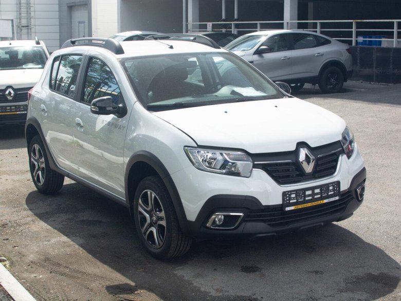 Рено Сандеро степвей 2 белый