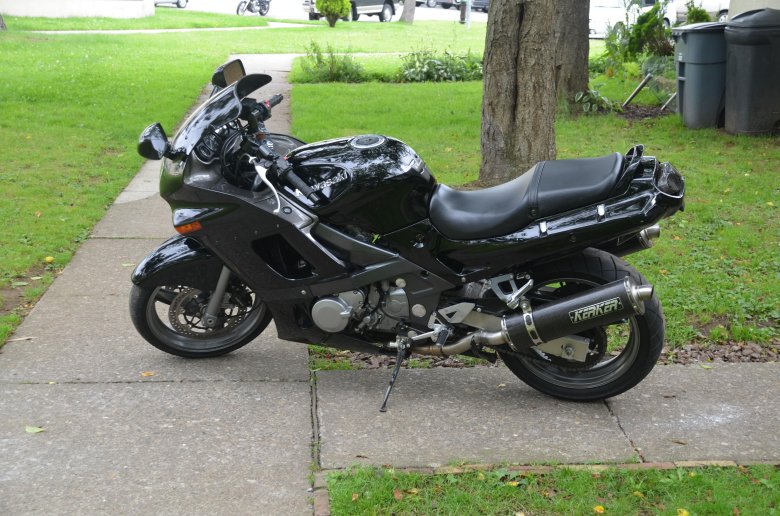Кавасаки ZZR 400