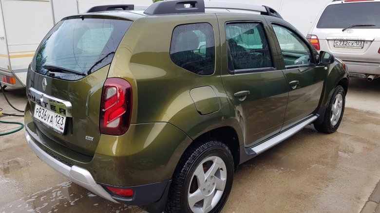 Renault duster зеленый металлик