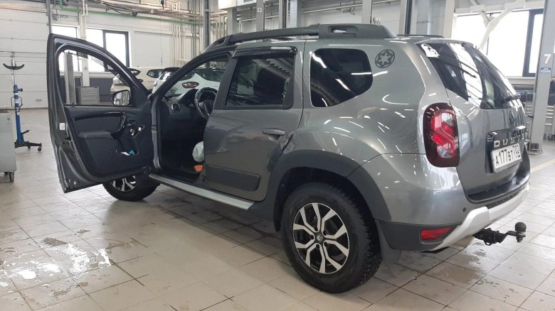 Renault duster серый