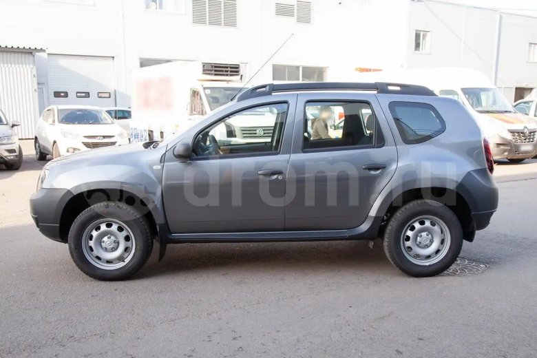 Дастер серый