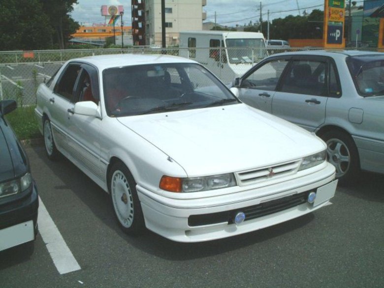 Mitsubishi Eterna 4