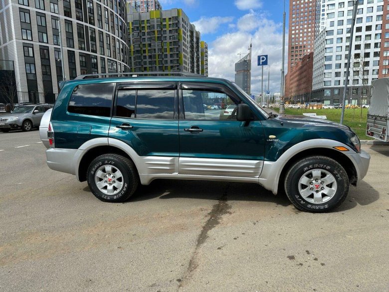 Mitsubishi pajero 2003