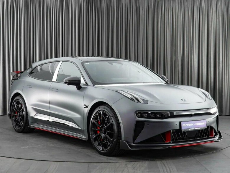 Машина zeekr 001