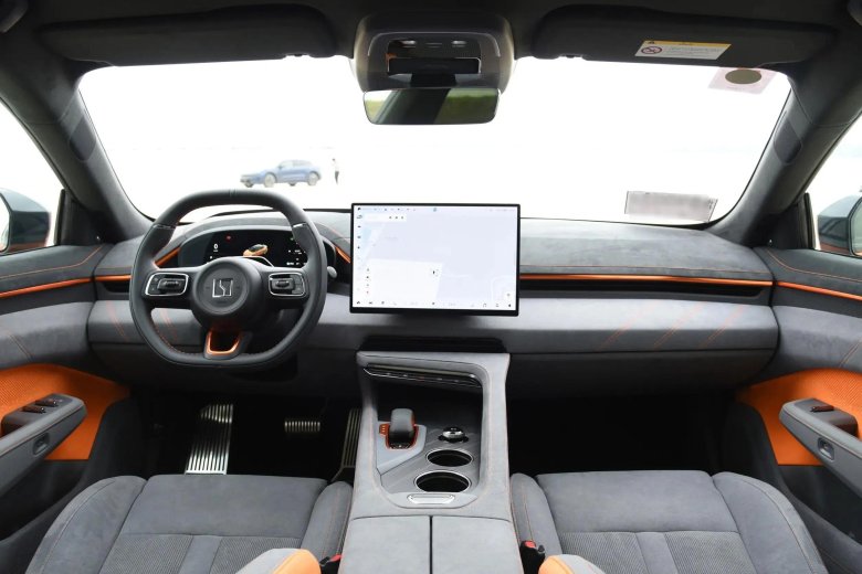 Zeekr 001 салон