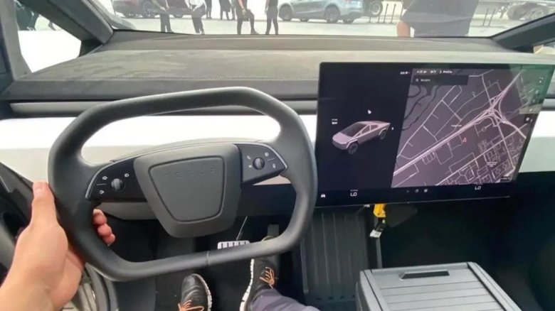 Tesla CYBERTRUCK салон