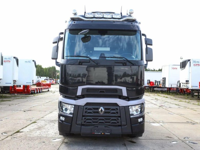 Рено тягач 2021