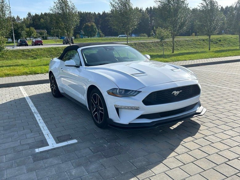 Форд мустанг кабриолет белый